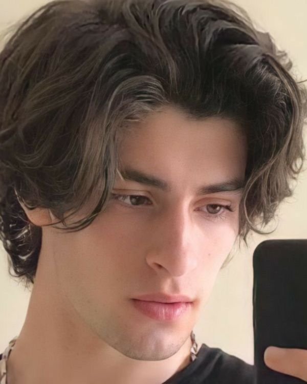 Middle Part Flow with Long Curtains