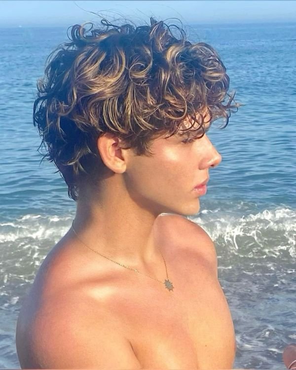 Short, Loose Curls